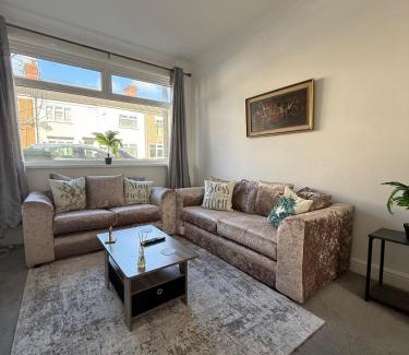 Cleethorpes Apartment | Cleethorpes Contractor stays - long term discounts