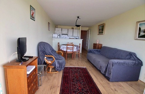 Le Touquet-Paris-Plage Apartment | CLEFS 41 : Pleasant T2 cabin facing the sea, sleeps 4, LE TOUQUET