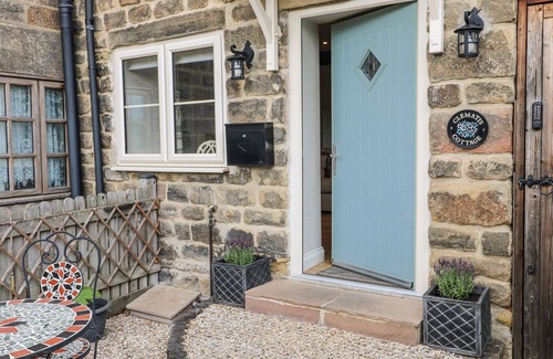 Crich Cottage | CLEMATIS COTTAGE, pet friendly, with a garden in Crich
