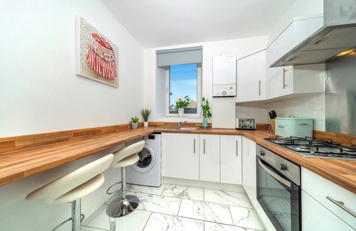 Murthill Apartment | Cleppie Apartment - Ideal Dundee Base