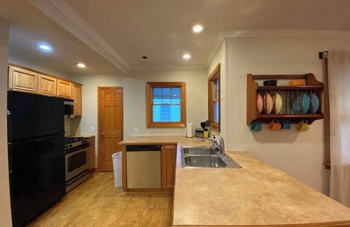 Clintonville House | Clintonville Charmer | Walk to Great Restaurants!