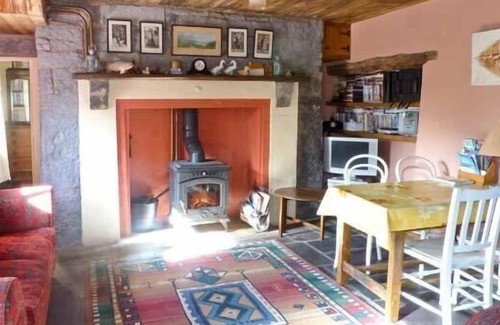 Ballinrobe Cottage | CLOONCORRAUN COTTAGE, pet friendly in Ballinrobe, County Mayo