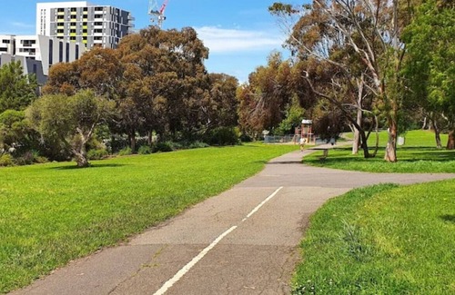 Travancore Apartment | Close 2 Melb Hospital & Airport