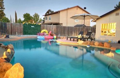 Citrus Heights House | close 2 SAC 4BR/2BA Home w AC/Pool/Jaccuzi/Game Rm