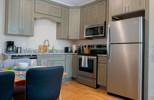 Biloxi Apartment | 🔥CLOSE 2 SHORE❤️ | SLEEPS 4 W/BEACH VIEWS