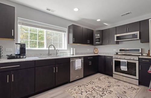 Granger House | Close proximity to Notre Dame with plenty of space to relax inside and out.