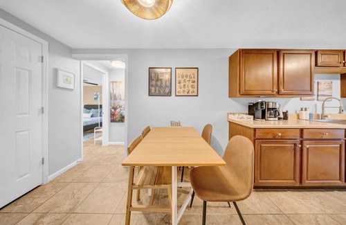 Largo House | Close to beaches, BBQ, workout gear, private yard