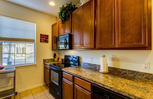 Crestwynd Bay House | Close to Disney 3 bdrm 2.5 bath- Unit20 Crestwynd