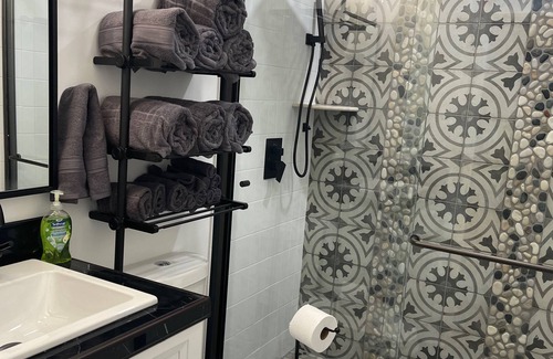 Hendersonville House | Close to Downtown Apartment!