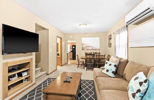 Superior House | ⚓️Close to Duluth! Close to Lake Superior! Whole house! Centrally located! ⚓️