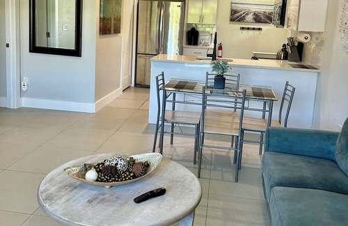 Flamingo Parks Bed & Breakfast | Close to everything! Perfect basecamp for WPB