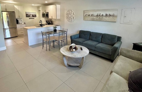 Flamingo Parks Bed & Breakfast | Close to everything! Perfect basecamp for WPB