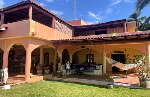 Saladita House | Close to everything, walk to surf, elevated views.