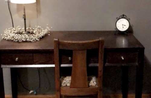 St. George House | Close to MHK. Cozy lodge w/ amenities! 10-acre oasis, lots of room to hang out!