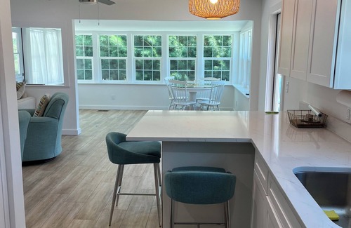 Sanibel House | Close to restaurants & shops, unwind in Sanibel at this Pet Friendly Cottage