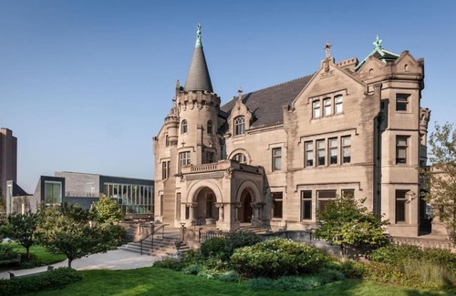 Minneapolis House | Close to Uptown, Downtown and Midtown!
