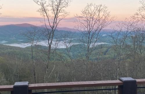 Banner Elk House | Clouds Rest at Eagles Nest