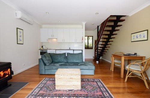Kangaroo Valley House | Cloudsong Chalet 3 Close to the village centre