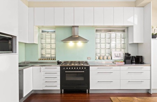 Clovelly House | Clovelly Beach House – Sea, Sand and Exclusivity