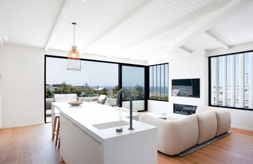 Clovelly House | Clovelly Poolside IH