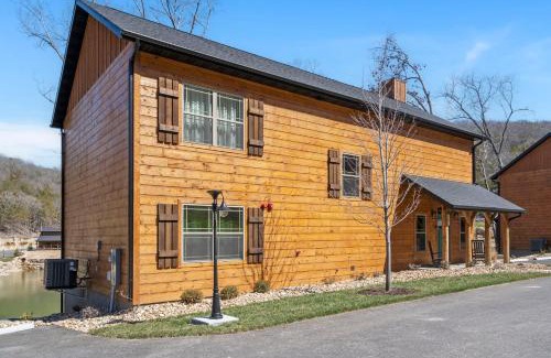 Hollister House | Cloverleaf Cottage