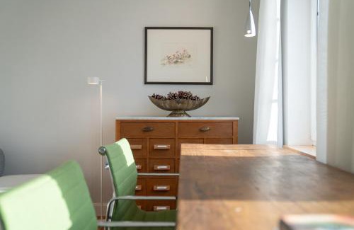 Bad Schwartau Apartment | CLS Moderne Villa Bad Schwartau mit Garten für bis zu 6 Personen, 2 E-Ladesäulen, 3 Parkplätze, Loggia, Big GREEN EGG, Massagesessel, großes Haus zwischen Lübeck und Ostsee, ideale A1 Anbindung nach Hamburg, Lübeck, Timmendorfer Strand