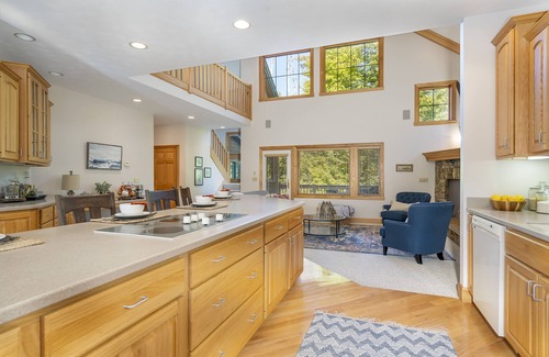 Clymer Condo | Club Home on slopes Ski in/Ski Out.