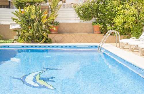 Segur de Calafell Villa | Club Villamar - Spacious villa located in the center of the town at walking distance from all ame.
