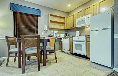 Hancock Hotel | Club Wyndham Bentley Brook