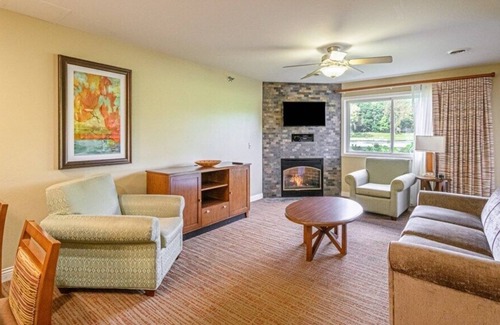 Lake Delton Condo | Club Wyndham Tamarack - 2 Bedroom