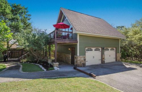 Gruene House | Clutter Falls Retreat - Guest House