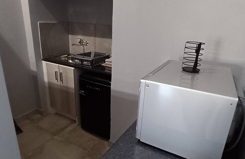 Springs Bed & Breakfast | Clyde's on Dale Guest House