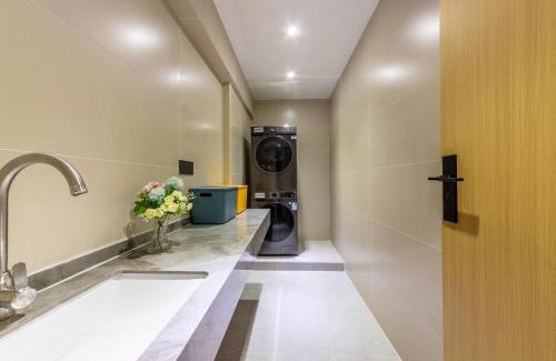 Panyu Hotel | CMAX Hotel Guangzhou International Convention and Exhibition Center Luoxi Subway Station Branch