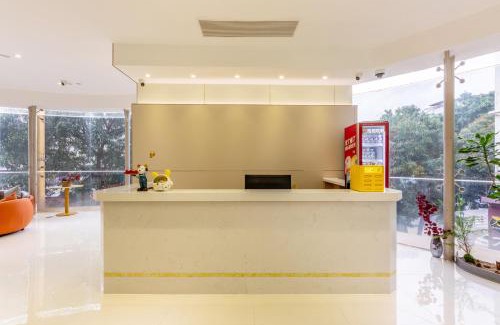 Panyu Hotel | CMAX Hotel Guangzhou International Convention and Exhibition Center Luoxi Subway Station Branch