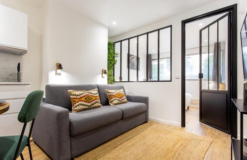 Quartier des Grandes-Carrieres Apartment | CMG Résidence Montmartre - Cottages