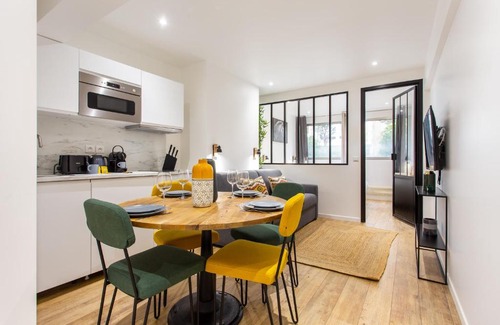 Quartier des Grandes-Carrieres Apartment | CMG Résidence Montmartre - Cottages