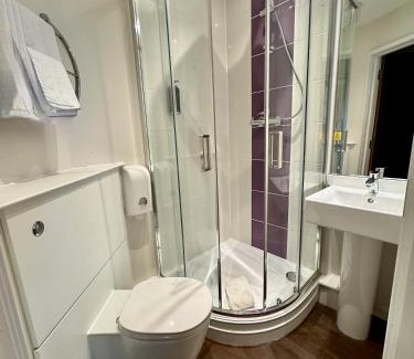 Castleton Hotel | Coach & Horses Hotel