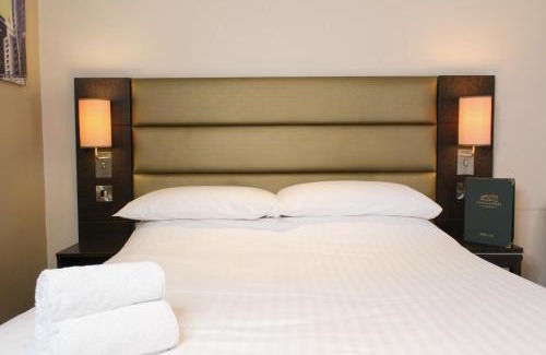 Castleton Hotel | Coach & Horses Hotel