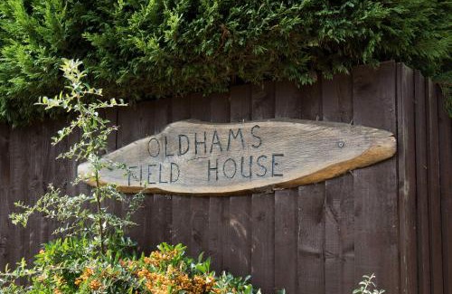 Beachampton Apartment | Coach House