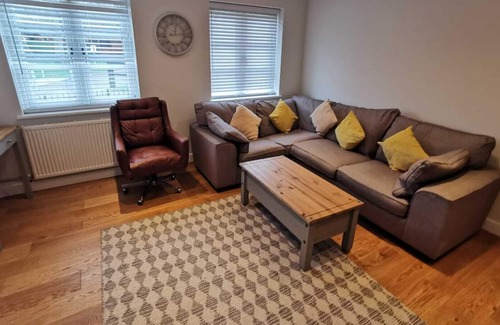 Banbury House | Coachmans Cottage,Banbury