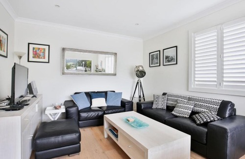 Werri Beach House | Coast I Pet Friendly I 3 Mins Walk to the Beach