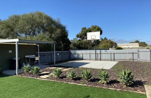 Moonta Bay House | Coast Road Beach House.