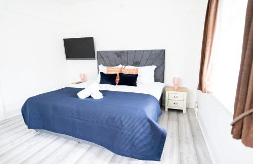 Sandbanks House | Coastal 4-Bed Family Retreat in Sandbanks