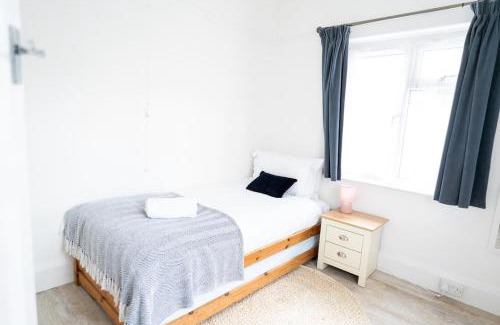 Sandbanks House | Coastal 4-Bed Family Retreat in Sandbanks