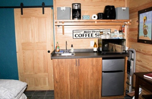 Walsingham Apartment | Coastal Bliss with hot tub - 4 miles to beaches