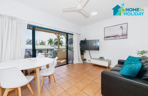 South Townsville Apartment | Coastal Breeze Apartment - Steps Away from City Stadium & Ferry
