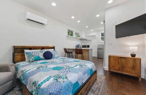 Gulfport Apartment | Coastal Cabana Studio - Close to beach and Mississippi City