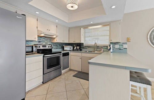 Marineland Acres House | Coastal Charm: 3BR Beach Haven, Deck View & Family Fun