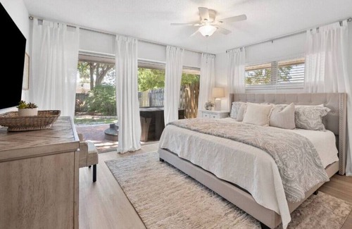 Rockledge House | Coastal Chic Cottage Hot Tub Modern Design