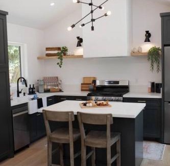 Arroyo Grande Villa | Coastal Chic Retreat - Pismo/AG